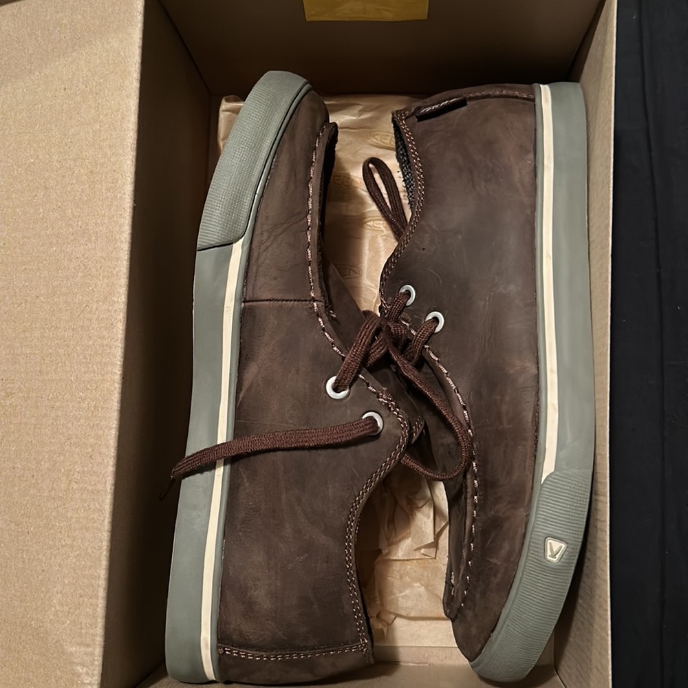 Keen youth shoes